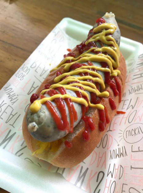 7月リフォーム祭_来場特典ホットドッグ写真