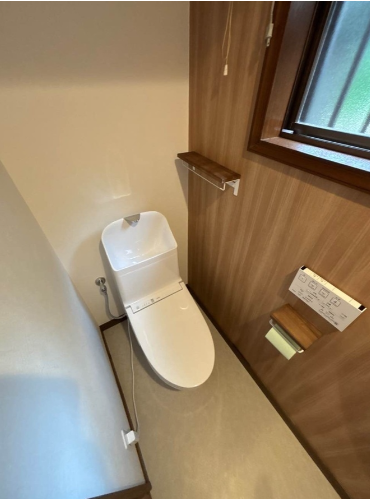 前衛的かつ生活感を追求したトイレや洗面所のリフォーム事例