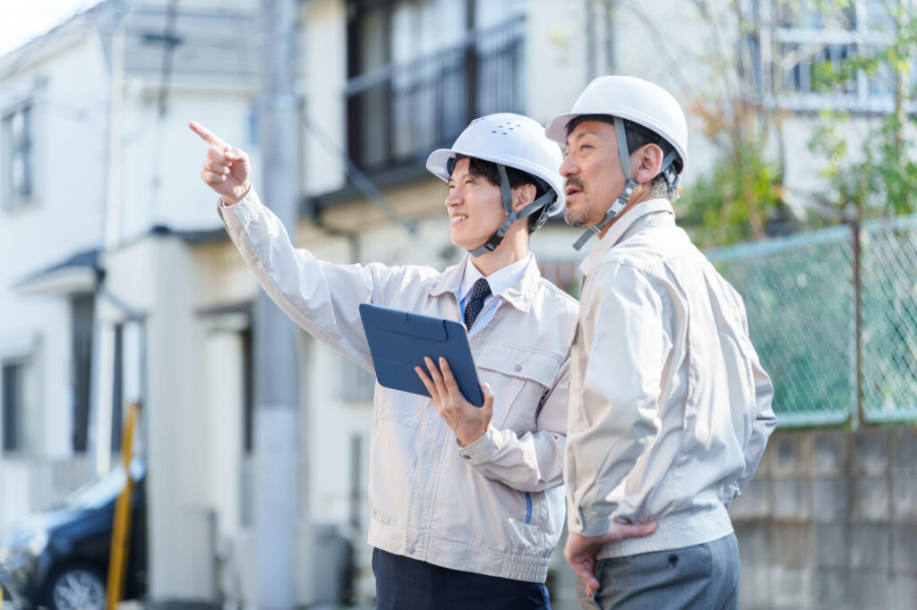 外壁塗装業者の男性