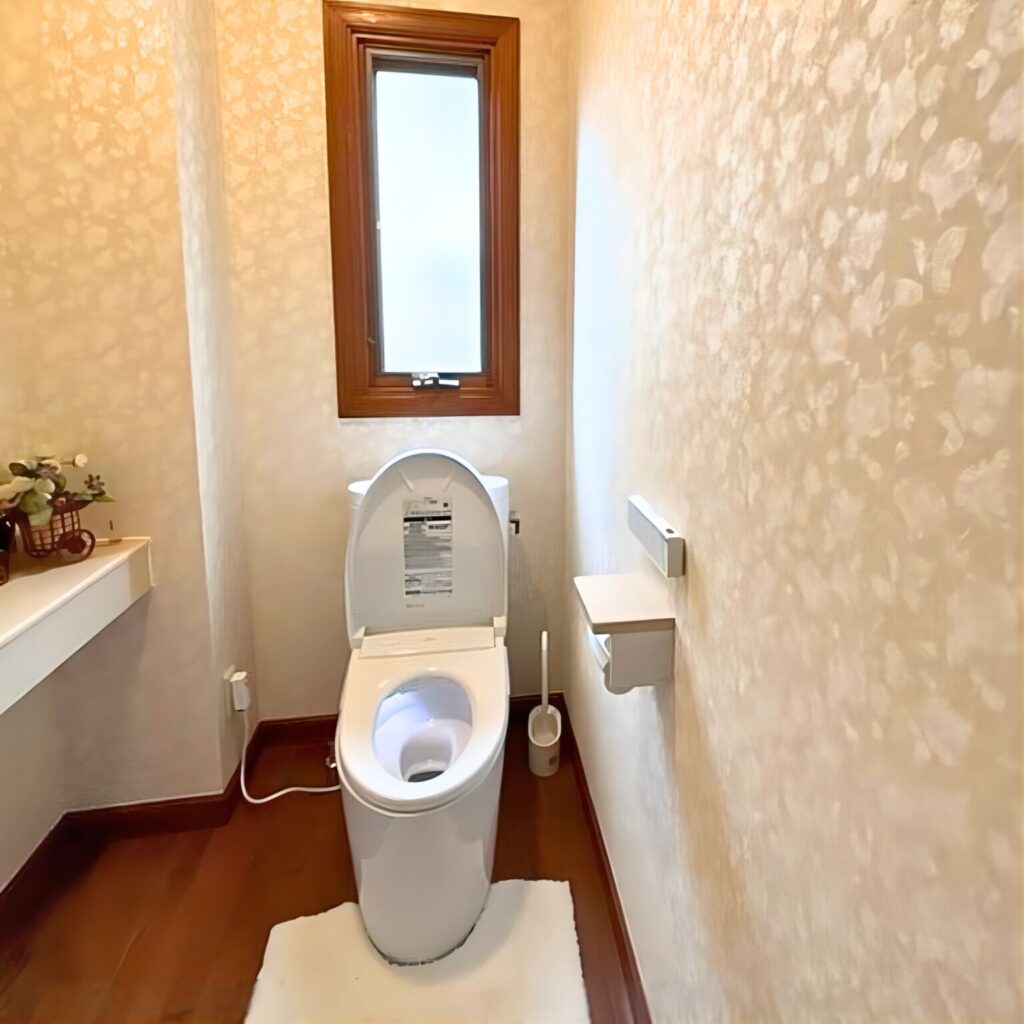 外壁改修＋トイレ交換＋子ども部屋増設リフォームの施工事例
