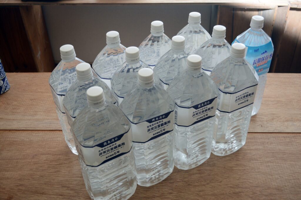 家族4人分の水の備蓄