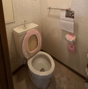 TOTOピュアレストに交換前のトイレ
